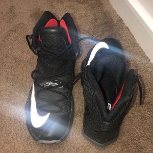 LeBron XIII 13 Men’s basketball Shoe